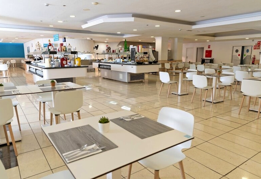 Freuen Sie sich auf leckere Speisen im Buffetrestaurant.