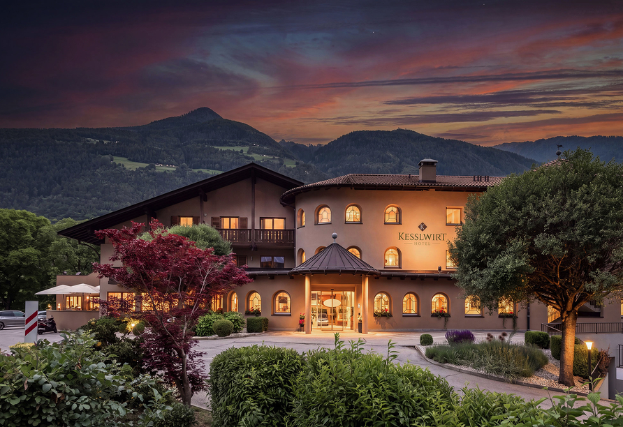 Das Hotel Kesslwirt begrüßt Sie in Südtirol.