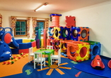 Im Kinderspielzimmer können sich die kleinen Gäste nach Herzenslust austoben.