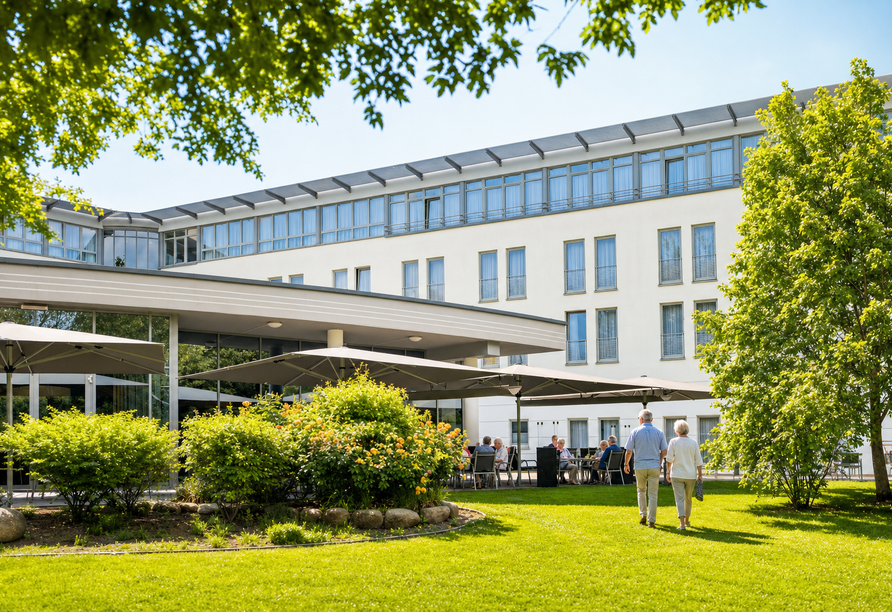 Außenansicht mit Terrasse