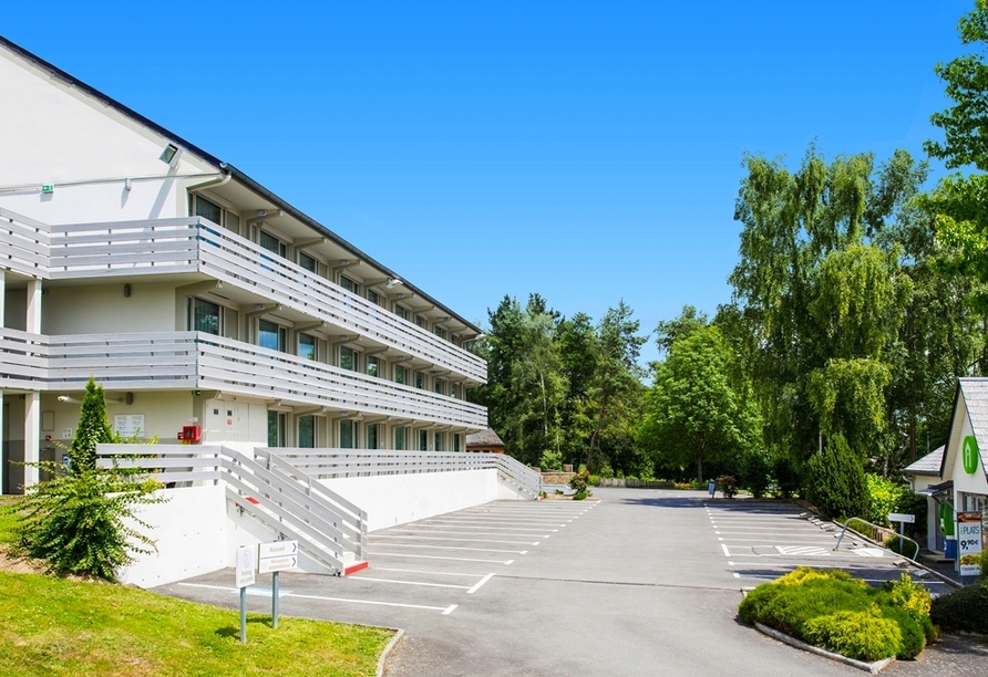 Außenansicht des Beispielhotels Hôtel Restaurant Campanile Fougères