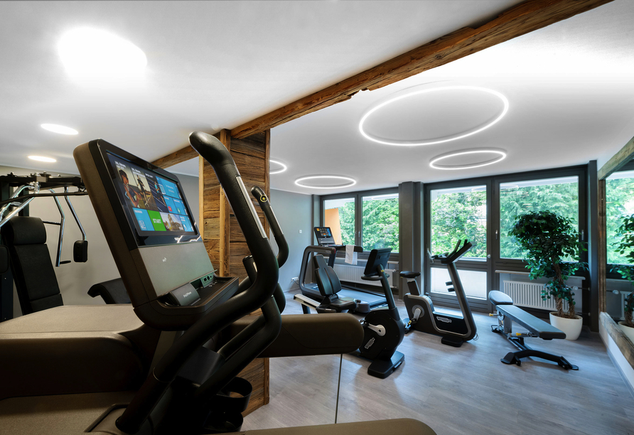 Im hauseigenen Fitnessstudio können Sie auch im Urlaub aktiv bleiben und Ihr persönliches Trainingsprogramm absolvieren.