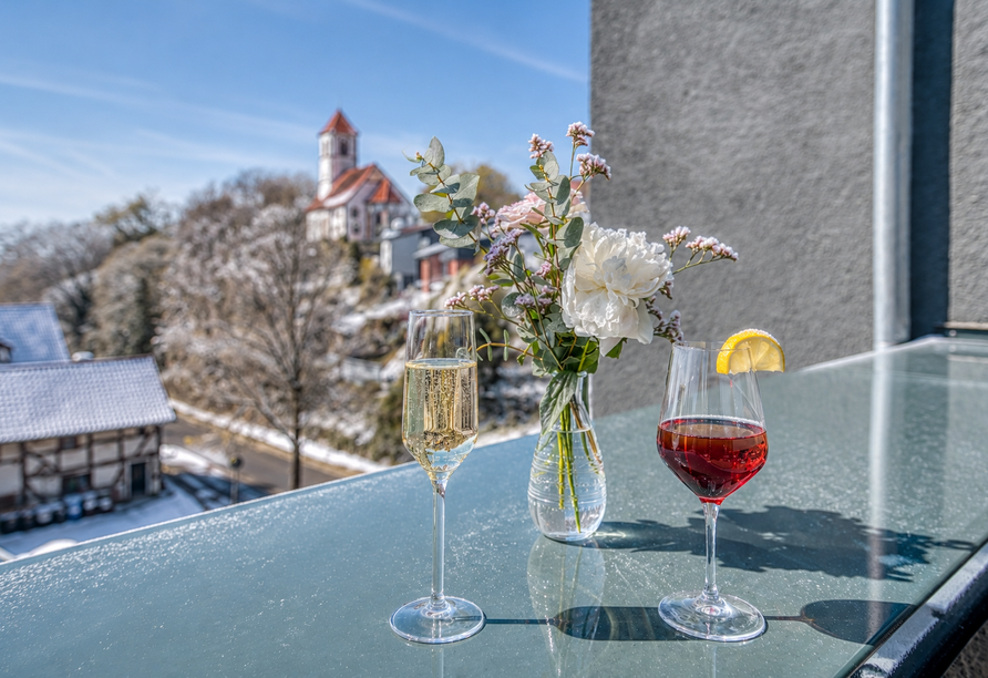 Von der Dachterrasse genießen Sie einen herrlichen Panoramablick über Göttingen und die umliegende Landschaft.