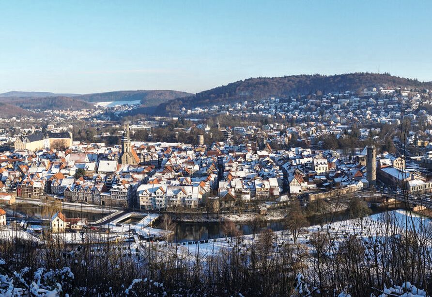 Hann. Münden verzaubert im Winter mit verschneiten Fachwerkhäusern und einer stimmungsvollen Altstadt.