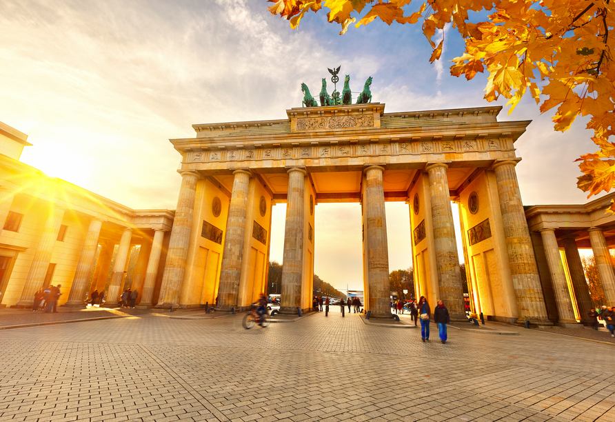 Das Brandenburger Tor zählt zu den bekanntesten Wahrzeichen der Hauptstadt.