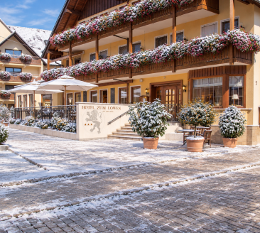 Das Hotel zum Löwen empfängt Sie in stilvoller Atmosphäre und bietet den passenden Rahmen für einen gelungenen Jahreswechsel. | KI bearbeitet