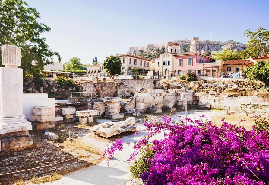Der Stadtteil Plaka in Athen ist einer der ältesten Stadtteile Athens am Fuß der Akropolis.