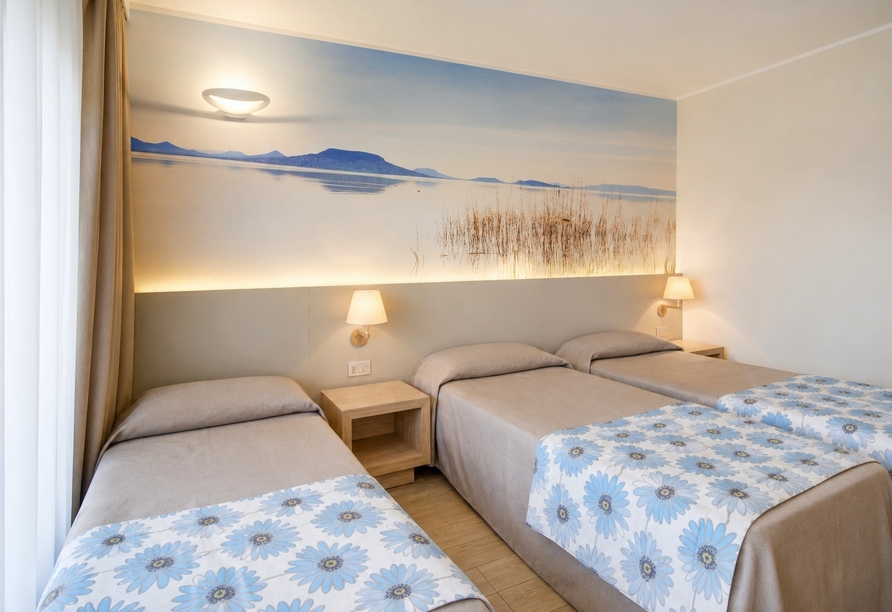 Beispielbild eines Doppelzimmers mit Zustellbett | KI bearbeitet