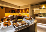 Freuen Sie sich auf einen genussvollen Start in den Tag am abwechslungsreichen Frühstücksbuffet.