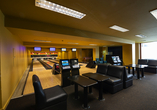 Die Bowlingbahn sorgt für sportliche Abwechslung während des Hotelaufenthalts.