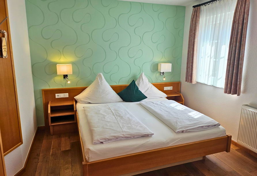 Beispiel eines Doppelzimmers Standard im Hotel Lindenhof Osterspai