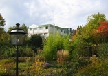 Das familiengeführte Parkhotel Hitzacker empfängt Sie mitten im Grünen. 