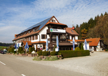 Der Hotel Seltenbacher Hof empfängt Sie in idyllischer Umgebung und bietet einen angenehmen Ausgangspunkt für Ihre Entdeckungen.