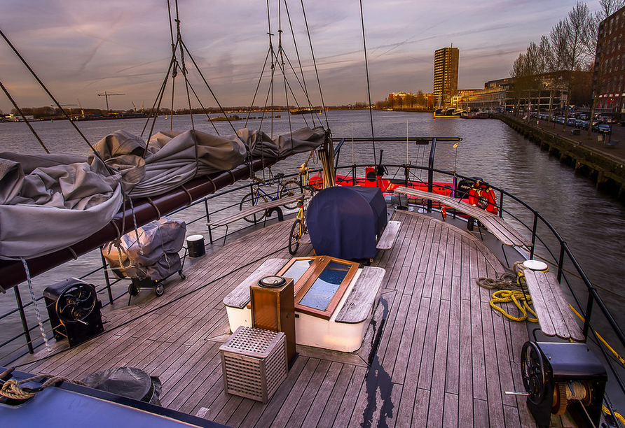 Sonnendeck an Bord der Wapen fan Fryslân