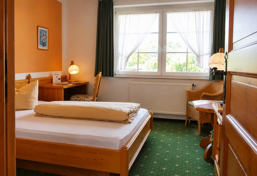 Beispiel eines Doppelzimmers zur Einzelbelegung im Haupthaus | KI bearbeitet