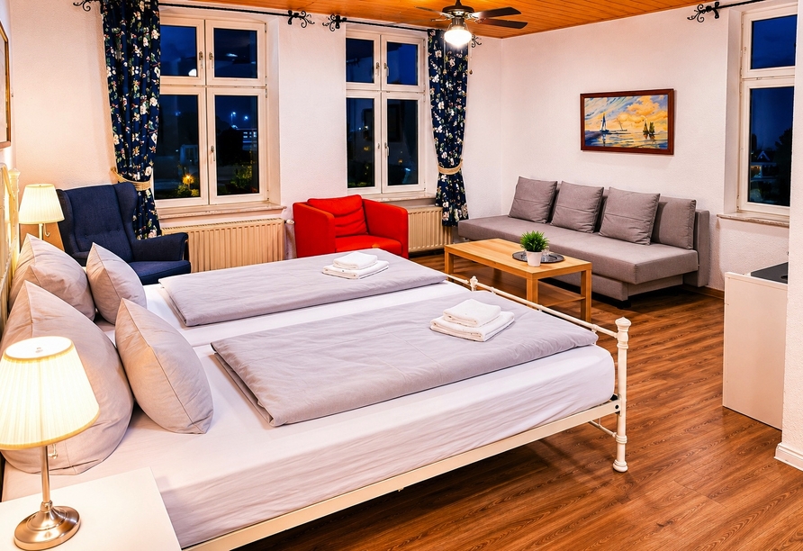 Beispielbild eines Doppelzimmers mit Zustellbett | KI bearbeitet