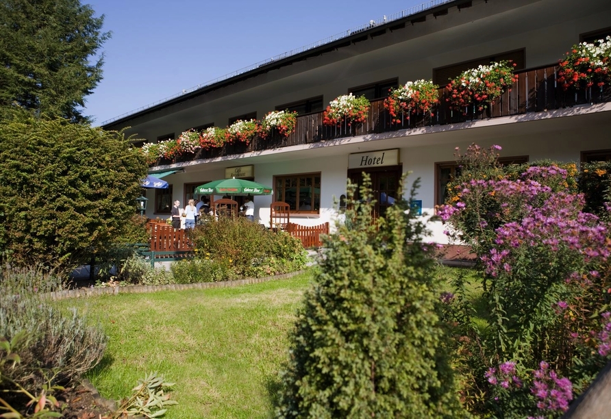 Willkommen im Landhotel Hochspessart – genießen Sie erholsame Urlaubstage inmitten der idyllischen Natur des Spessarts.