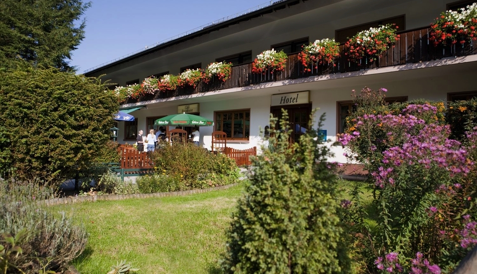 Willkommen im Landhotel Hochspessart – genießen Sie erholsame Urlaubstage inmitten der idyllischen Natur des Spessarts.