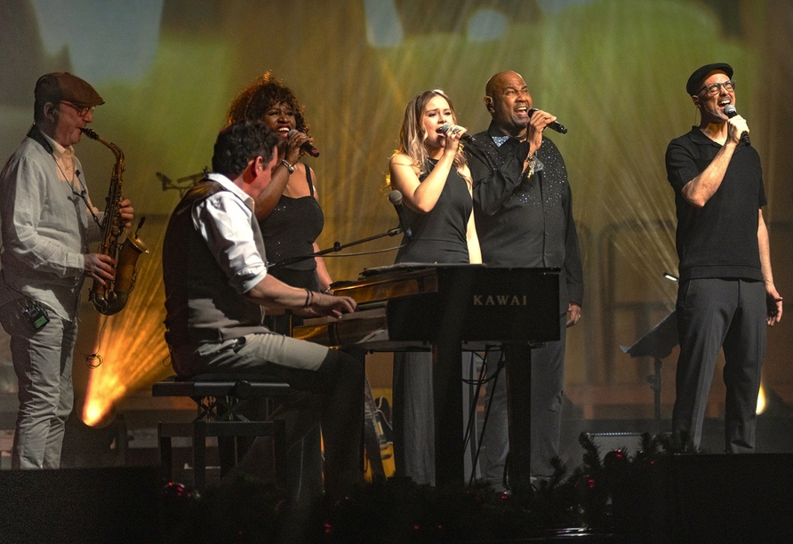 Bei Anreise am 29.11.2026 inklusive Eintritt zu Christmas Moments, Deutschlands beliebtester Weihnachtsshow mit …