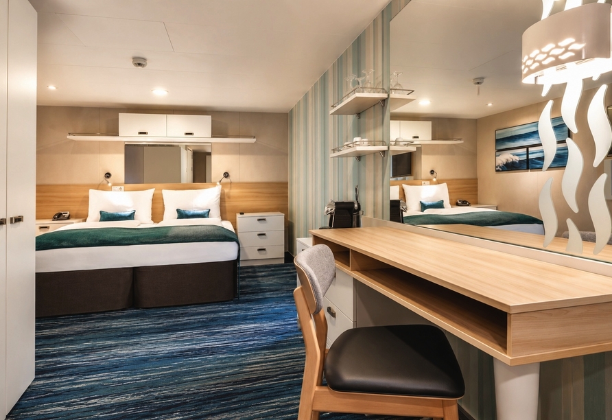 Beispiel einer Innenkabine an Bord der Mein Schiff 2 | KI bearbeitet