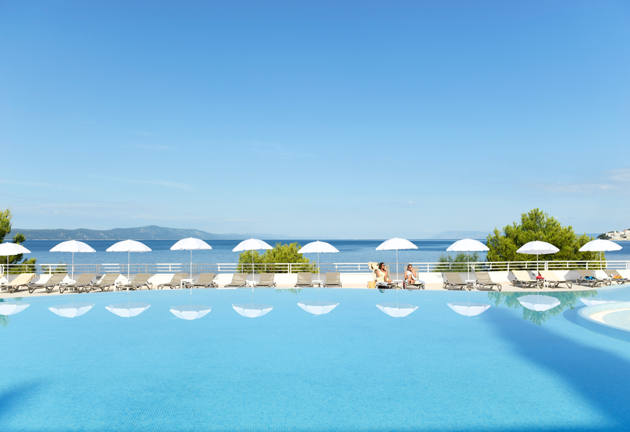 Freuen Sie sich auf sonnige Stunden am Pool.