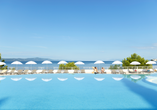 Freuen Sie sich auf sonnige Stunden am Pool.