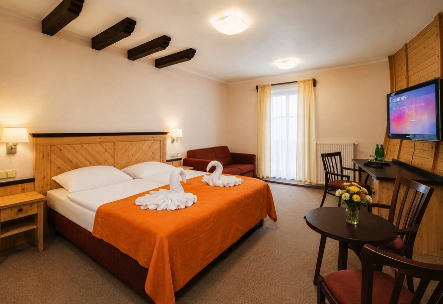 Beispielbild eines Doppelzimmers Deluxe mit Zustellbett | KI bearbeitet
