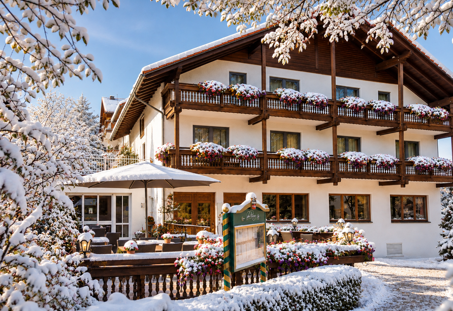 Herzlich willkommen im WAGNERS Hotel im Bayerischen Wald! | KI bearbeitet