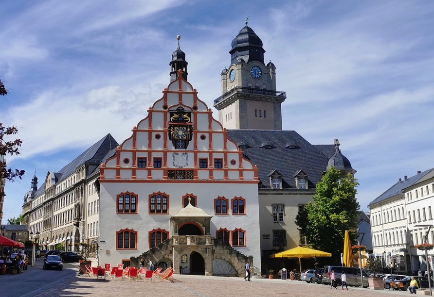 Das Alte Rathaus zählt mit seiner markanten Fassade zu Plauens sehenswerten Bauwerken.