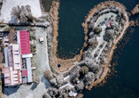 Die besondere Lage am See macht das Hotel Darstein zu einem idyllischen Rückzugsort. | KI bearbeitet