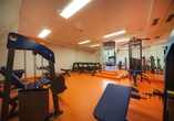 Auch im Urlaub können Sie aktiv bleiben und sich beim Training im Fitnessraum auspowern.