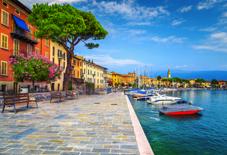 Malerische Seeblicke und italienisches Lebensgefühl prägen Maderno.