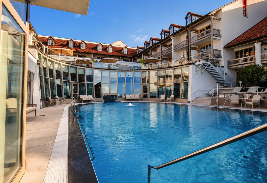 Der Außenpool des Ensana Hotels Fürstenhof