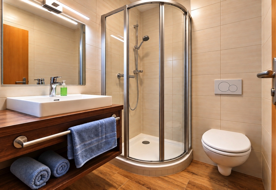 Beispiel eines Badezimmers im Doppelzimmer Standard | KI bearbeitet