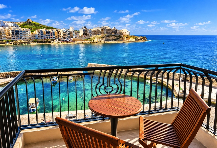 Das Doppelzimmer Meerblick im Hotel Calypso auf Gozo bietet atemberaubende Ausblicke.