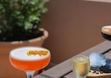 Gönnen Sie sich einen Cocktail auf einen erfolgreichen Urlaubstag in Ihrem Hotel auf Gozo.