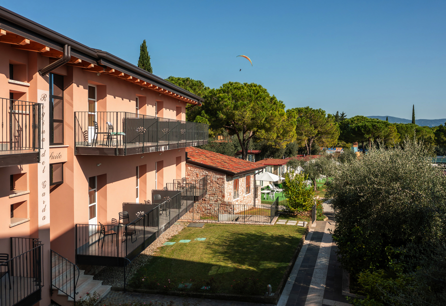 Das Hotel verbindet mediterranes Ambiente mit einer reizvollen Umgebung.