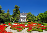 Besuchen Sie die Villa Angiolina mit Park.