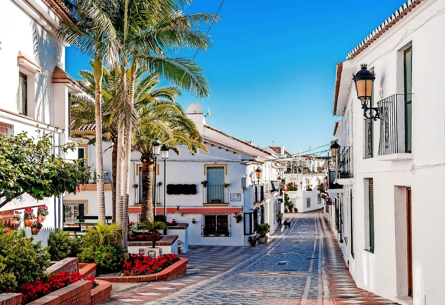 Entdecken Sie die weiß getünchten Häuser in Ihrem Urlaubsort Benalmádena.