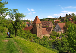 Das Kloster Maulbronn zählt zum UNESCO-Welterbe und beeindruckt mit seiner historischen Architektur.