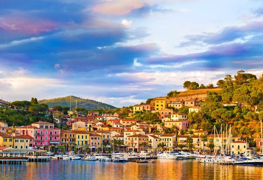 Porto Azzurro zeigt Elba von seiner besonders stimmungsvollen Seite.