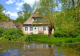 Das Künstlerdorf Worpswede begeistert mit winterlicher Moorlandschaft und Galerien.