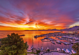 Sonnenaufgang am Hafen von Palermo