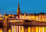 Blick auf die Sint Servaas Brücke im niederländischen Maastricht