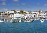 Die Hafenstadt Saint Peter Port auf der Insel Guernsey erwartet Sie mit kulturellem Flair und malerischen Gassen.