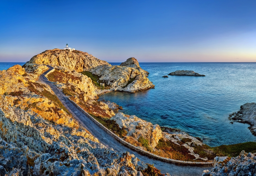 Lassen Sie sich von L'Île-Rousse auf Korsika verzaubern.
