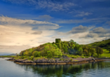 Besichtigen Sie die Burgruine Dunollie Castle nahe der schottischen Stadt Oban.