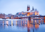 Winterliche Idylle entlang der Elbe vor der historischen Kulisse von Meißen.