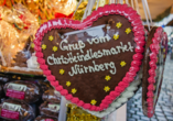 Besuchen Sie den weltberühmten Christkindlesmarkt in Nürnberg.