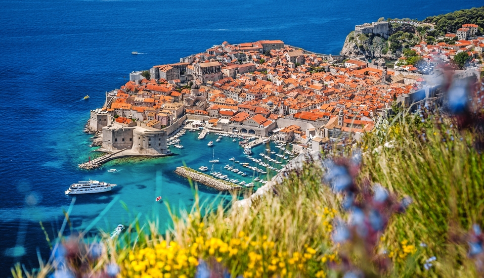 Ihr Ganztagesausflug ins Nachbarland Kroatien führt Sie in die berühmte Hafenstadt Dubrovnik.